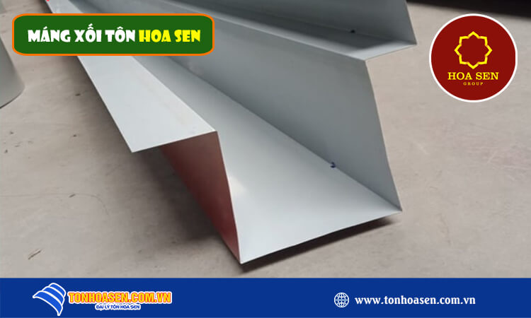 Máng xối tôn hoa sen 